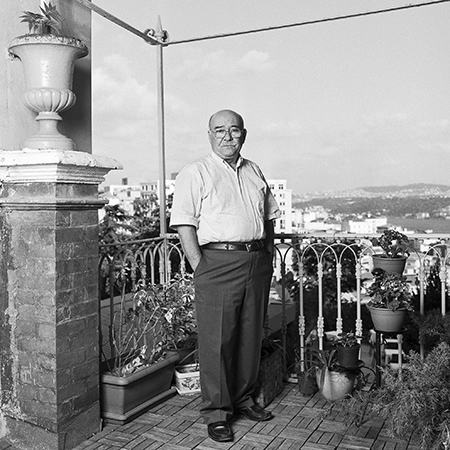 Aydın Engin T24’ün terasında. (Fotoğraf: Ahmet  Sel)
