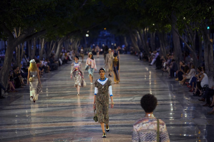 Küba-Havana Büyük Meydan'da Chanel 2017 Cruise defilesi.