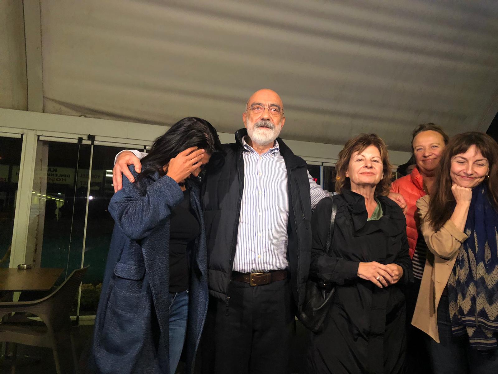 Ahmet Altan ve Nazlı Ilıcak'ın tahliyesinden kareler 