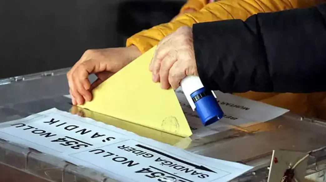 31 Mart yerel seçimlerinde bazı illerde oy sayımı sürerken, resmi olmayan kesin sonuçlara göre İstanbul’da en çok oyla seçilen belediye başkanı CHP’nin Kadıköy adayı Mesut Kösedağı oldu.