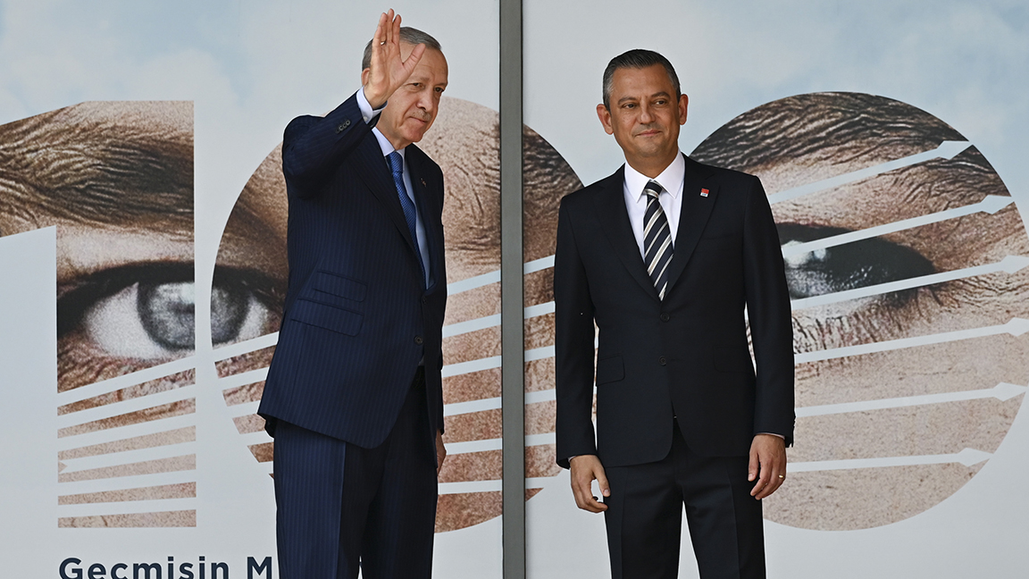 ERDOĞAN-ÖZEL GÖRÜŞMESİNDEN F0TOĞRAFLAR 