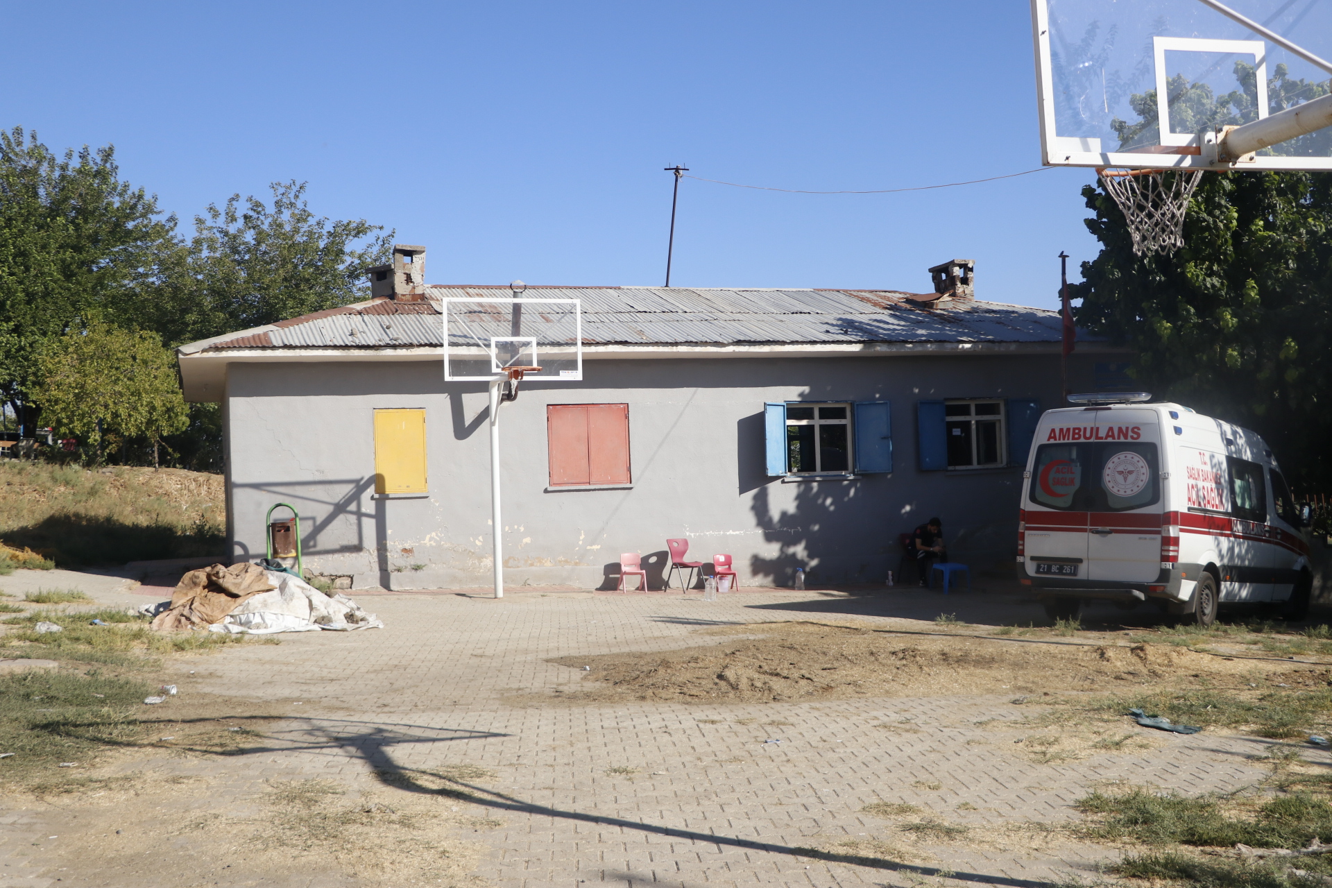 Olay, 21 Ağustos'ta öğleden sonra Bağlar ilçesi kırsal Tavşantepe Mahallesi'nde meydana geldi. Kur'an kursuna giden Narin Güran, kurs çıkışı evine dönmeyince ailesi kendi imkanlarıyla arama yaptı. 
