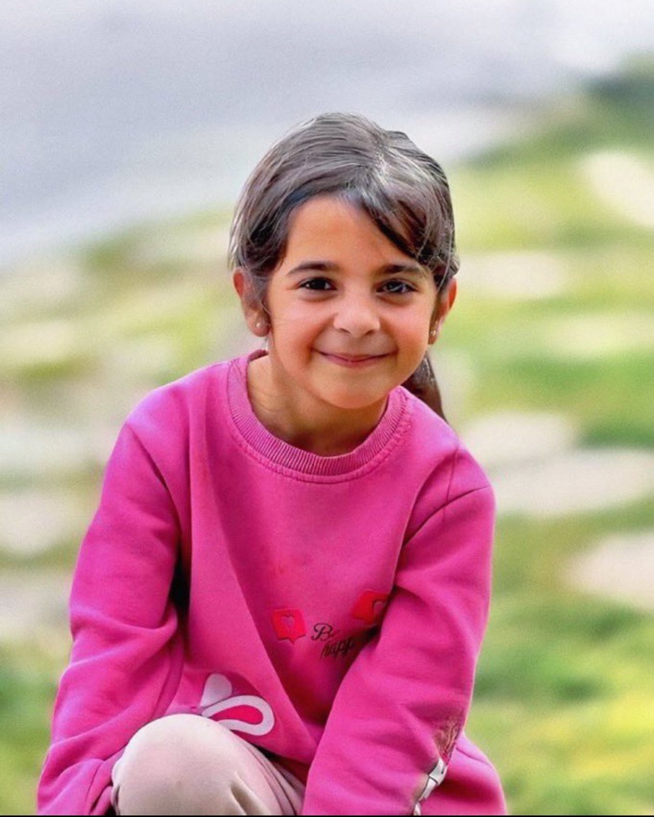 BAKAN TUNÇ’TAN AÇIKLAMA - Adalet Bakanı Yılmaz Tunç, Narin Güran'ın kaybolmasıyla ilgili soruşturma kapsamında 1 kişinin gözaltına alındığını açıkladı. Bakan Tunç, sosyal medya hesabından yaptığı açıklamada, şunları kaydetti: “Diyarbakır’ın merkeze bağlı Tavşantepe mahallesinde 8 yaşındaki Narin Güran evladımızın kaybolmasıyla ilgili Diyarbakır Cumhuriyet Başsavcılığınca başlatılan soruşturma çok yönlü şekilde sürdürülmektedir. Soruşturma kapsamında şu anda 1 kişi gözaltındadır. Olayın açıklığa kavuşturulması için her ayrıntı dikkatle incelenmekte olup, titizlikle sürdürülen soruşturmada ifade alma işlemleri de devam etmektedir. Temennimiz Narin evladımızın bir an önce sağ salim şekilde bulunmasıdır.”