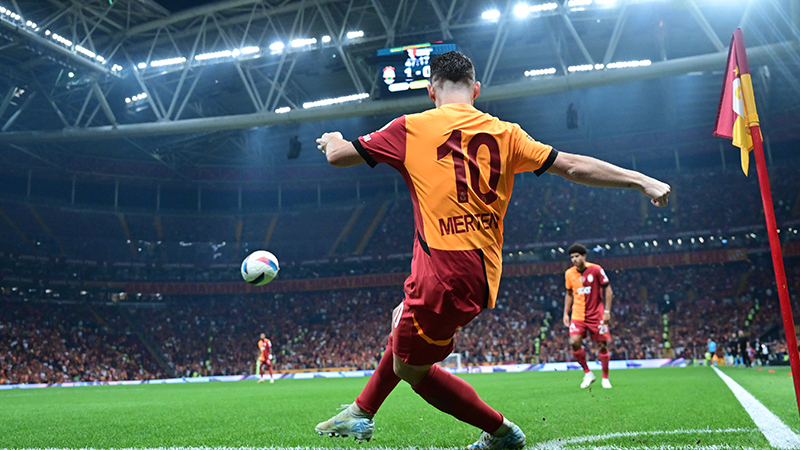 Bülent Tuncay - Karar: Milli maç arası, patinaj çeken Galatasaray’ın imdadına yetişmek için gelmiş gibiydi. Kimbilir, Antalyaspor deplasmanında; daha istekli bir Barış Alper, savunmasına yardım eden bir Yunus, bir bekte olması gereken hıza ulaşan Kaan Ayhan, top rakipteyken sert savunma yapan bir Sara görebiliriz.