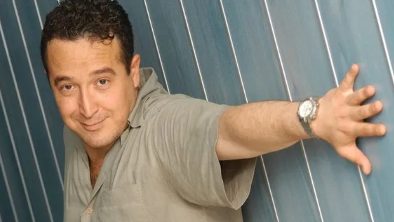  'Bir Demet Tiyatro', 'Avrupa Yakası', 'Yahşi Cazibe', 'Seksenler' gibi birçok yapımda rol alan oyuncu Vural Çelik, 51 yaşında hayatını kaybetti.