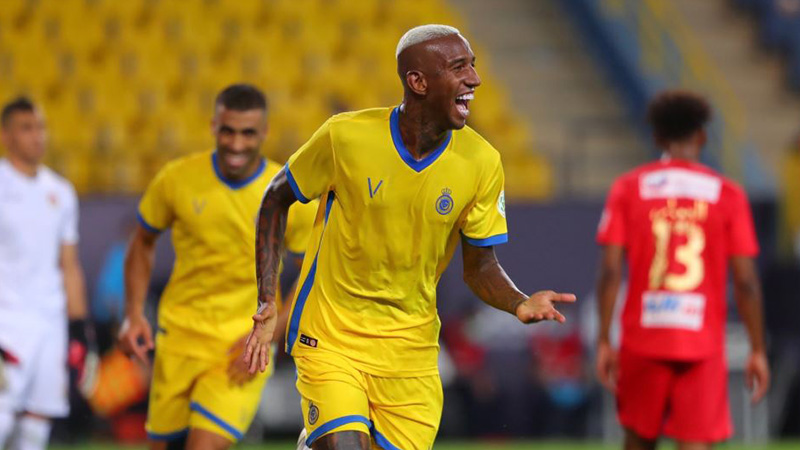 Sezona Mourinho yönetiminde şampiyonluk parolasıyla başlayan Fenerbahçe'de kış transfer dönemi çalışmaları tüm hızıyla sürüyor. İlk hedef ise Anderson Talisca.