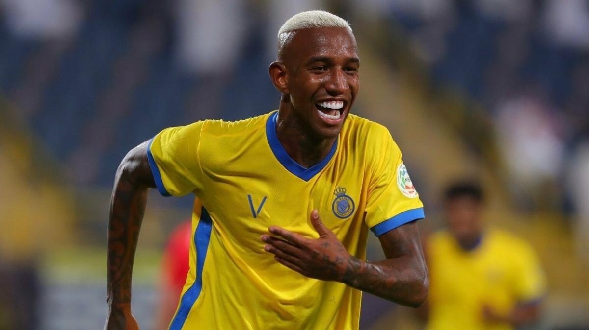 Al-Nassr ile bir süredir bonservis pazarlıklarını sürdüren Fenerbahçe, Talisca'yla da maaş konusunda görüşmeler yapıyor.