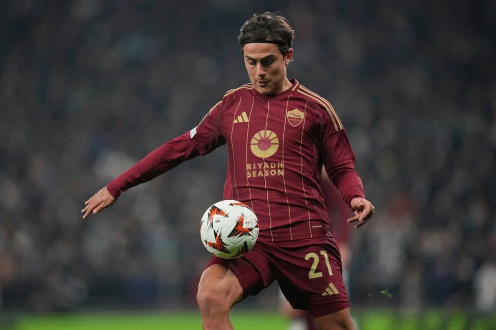 "Juventus’un ardından Dybala, Inter ile de görüştü ancak 6 milyon euroluk maaşı yüksek geldi ve Inter, Lukaku’yu transfer etti." 