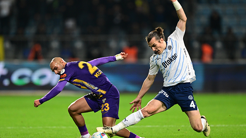 Engin Verel - Akşam: Fenerbahçe eğer hedefe yürümek istiyorsa öncelikle savunmasına bir çare bulmalı. Tandemdeki ikili rayına oturmadığı sürece işler yolunda gitmeyecektir.