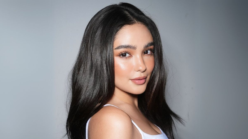 Her yıl The Candlers ile Independent Critics tarafından hazırlanan Dünyanın En Güzel Yüze Sahip Kadınları (The 100 Most Beautiful Faces of 2024) listesi yayınlandı. Listede 5 Türk ünlü isim de bulunuyor.
