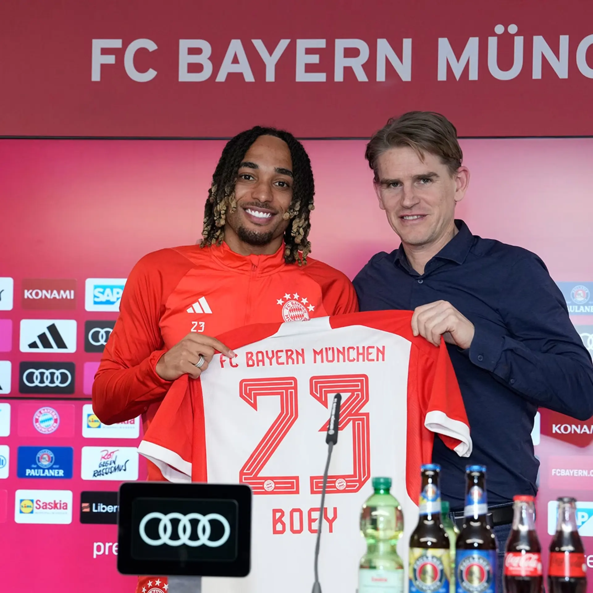Bayern Münih'in 30 milyon avro karşılığında Galatasaray'dan transfer ettiği Fransız savunma oyuncusu Sacha Boey, Süper Lig'den yurt dışına en yüksek bonservis bedeliyle giden futbolcu rekorunu kırdı.