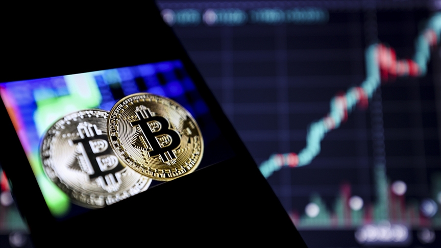 Bir kripto finansal hizmetler firması olan Matrixport, Bitcoin'in 2025 yılında 160 bin dolara ulaşabileceğini söyledi. Matrixport araştırma müdürü Markus Thielen CNBC'ye e-posta yoluyla yaptığı açıklamada, "Bu görünüm, Bitcoin ETF'lerine yönelik sürekli talep, olumlu makroekonomik eğilimler ve genişleyen küresel likidite havuzu tarafından destekleniyor" dedi.