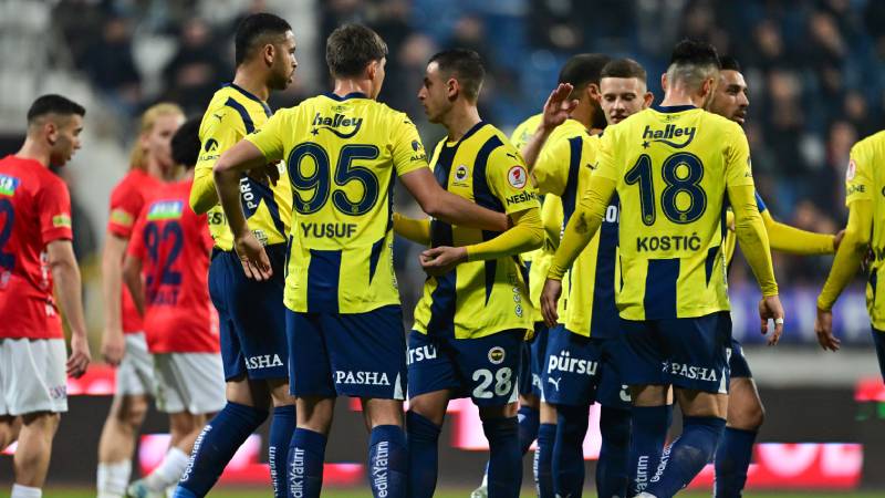 Spor yazarları, Kasımpaşa-Fenerbahçe maçını yorumladı: Gençlere "saygı" duymak, maçı zorlamamak, elbette kendi "şıklığını" taşıyor
