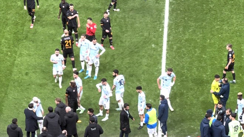 Adana Demirspor sahadan çekildi