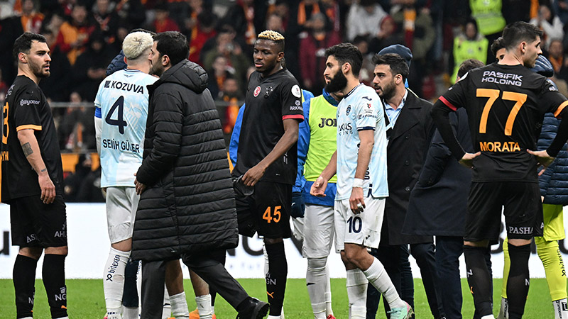 Levent Tüzemen - Sabah: Adana Demirspor'un sahadan çekilmesi, G.Saray'a yapılmış bir operasyondur. Belli ki bu kararı başkan Murat Sancak verdi. Sahadan çekilme kararı Türk futbolunun dibine dinamit koymaktır. Hatta bile bile kaosa sürüklemektir