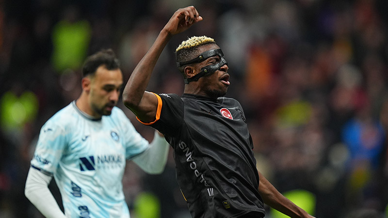 Spor yazarları olaylı Galatasaray-Adana Demirspor maçını yorumladı: Bütün bunlar bir tiyatro diyerek bir sanat dalına ve emekçilerine hakaret edecek değilim