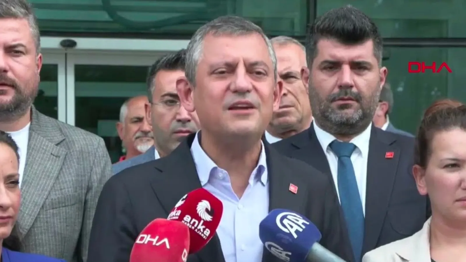 özgür özel
