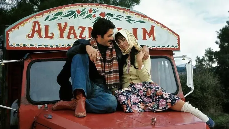 T&uuml;rk sinemasının Deli Kadir'i, Asya'nın İlyas'ı: İşte unutulmaz filmleriyle Kadir İnanır'a veda...