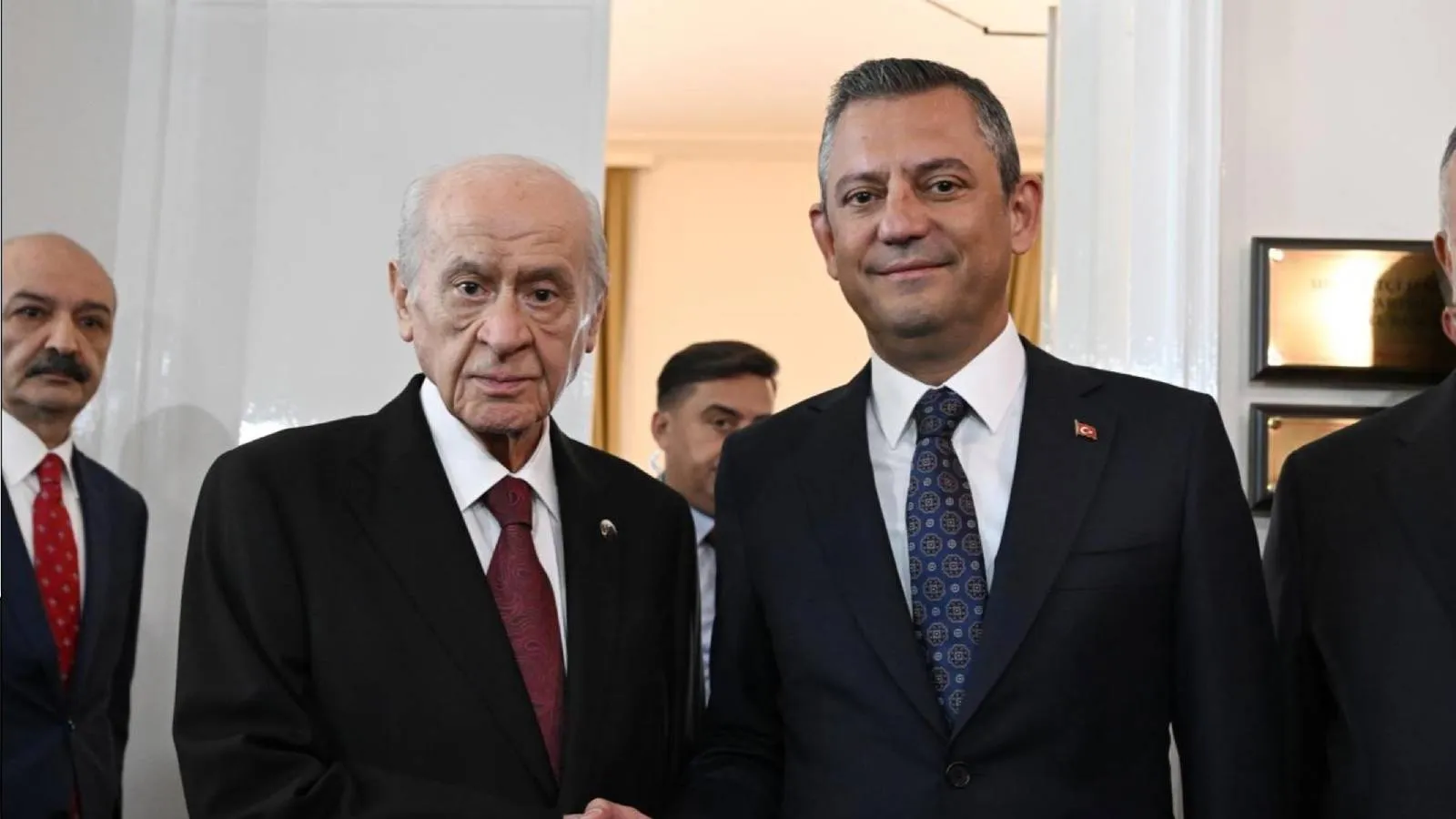 arşiv devlet bahçeli özgür özel