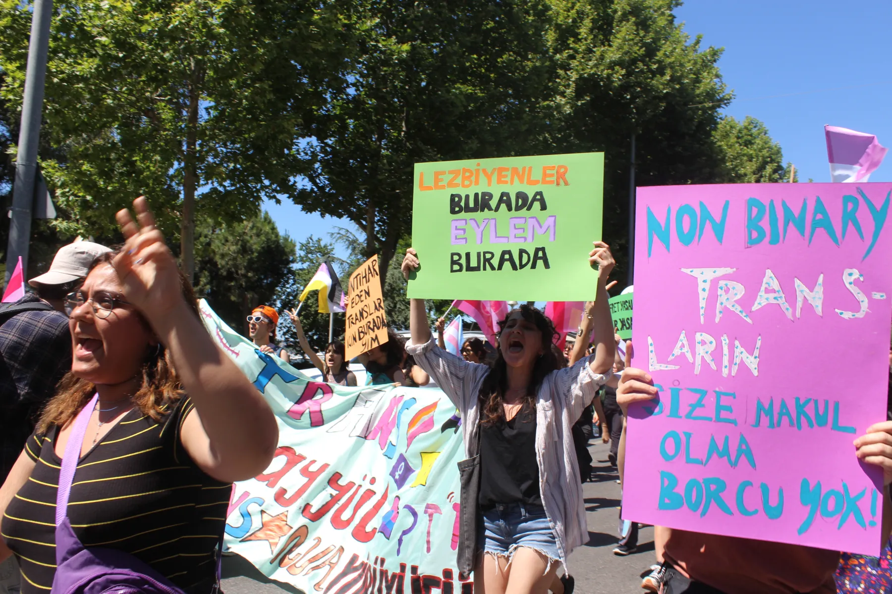 <p>Y&uuml;r&uuml;y&uuml;ş, "Trans Tahayy&uuml;l" şiarıyla yapıldı.</p>