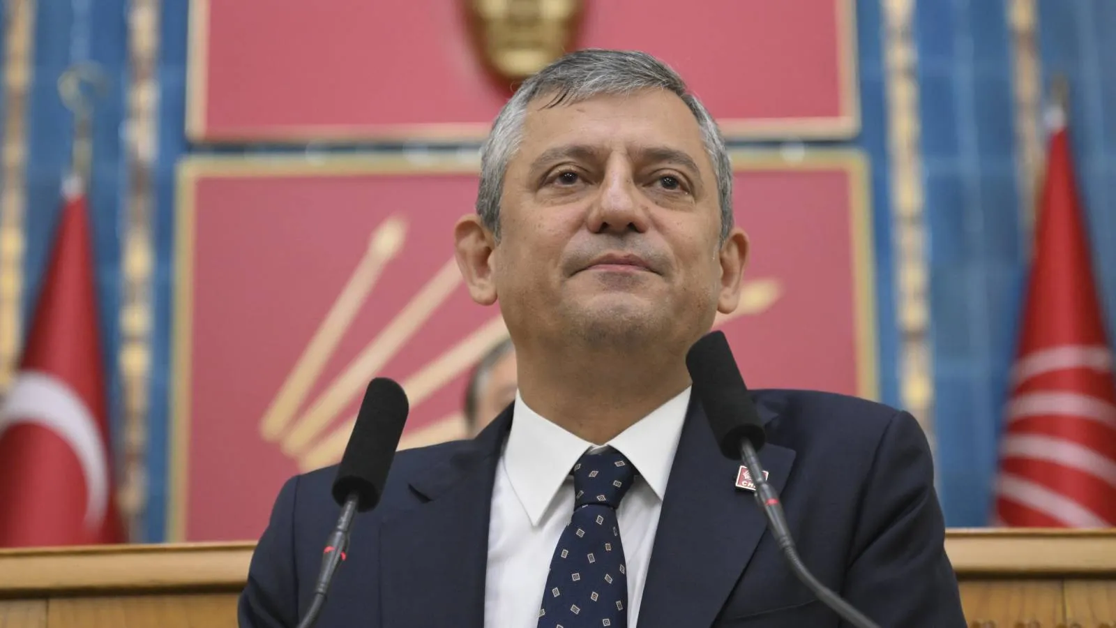 özgür özel