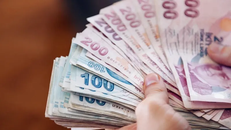 Yaklaşan seçim, cari açık ve enflasyon riskleri