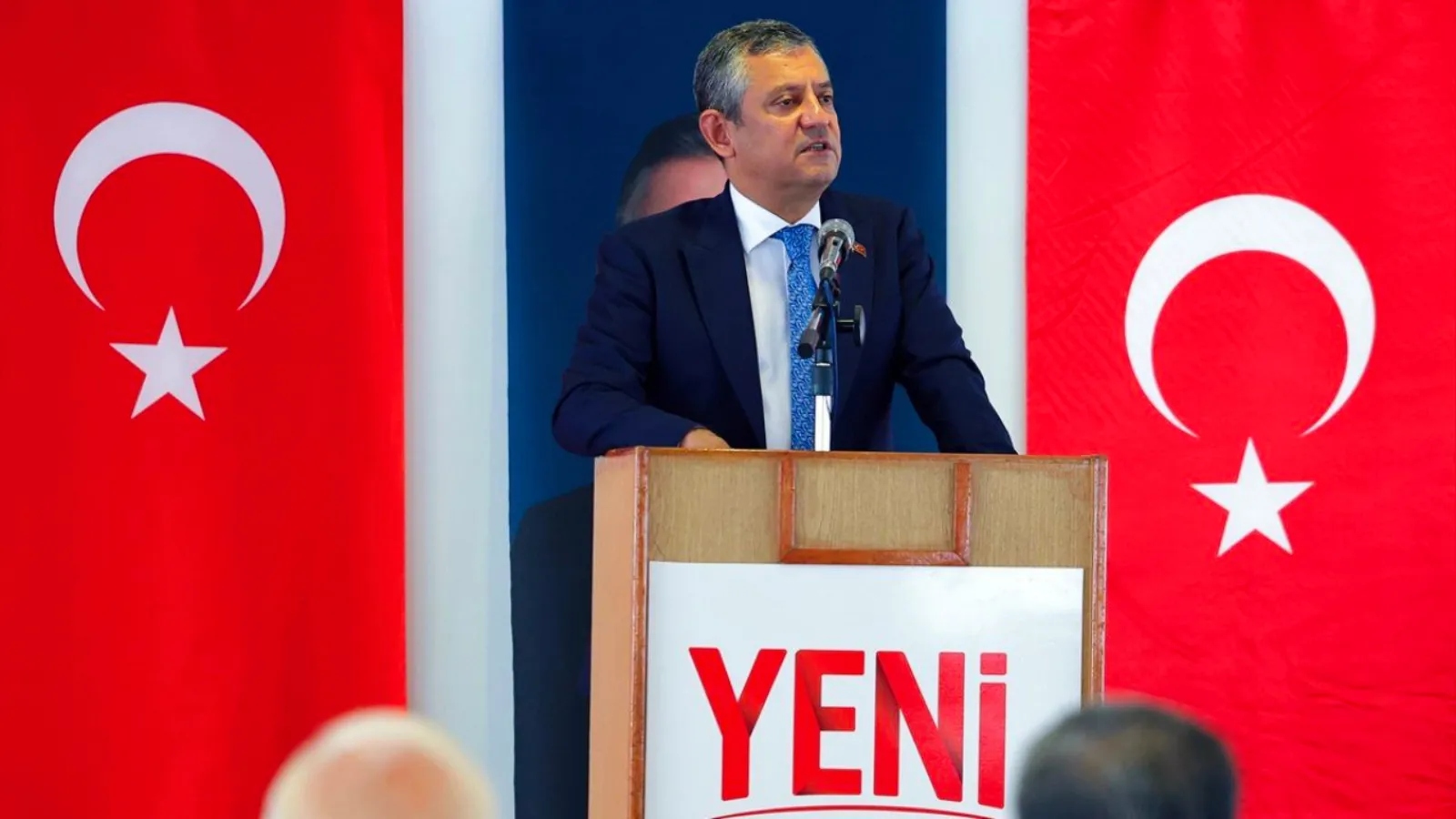 <p>Yeni Parti, y&uuml;zde 26,4 oy oranıyla anketin ikinci sırasında yer aldı.&nbsp;</p>