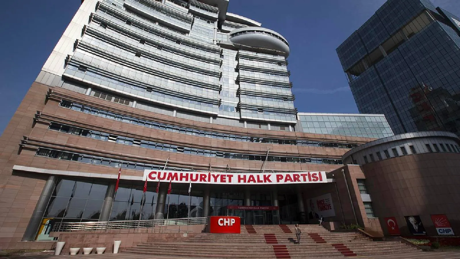 CHP'de biri belediye başkanı üç isim için kesin ihraç talebi
