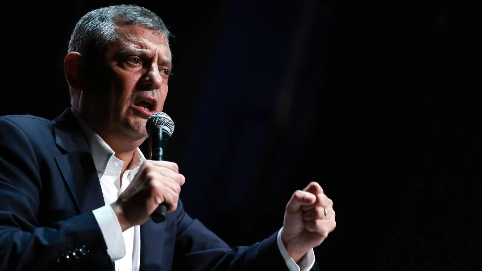 arşiv özgür özel