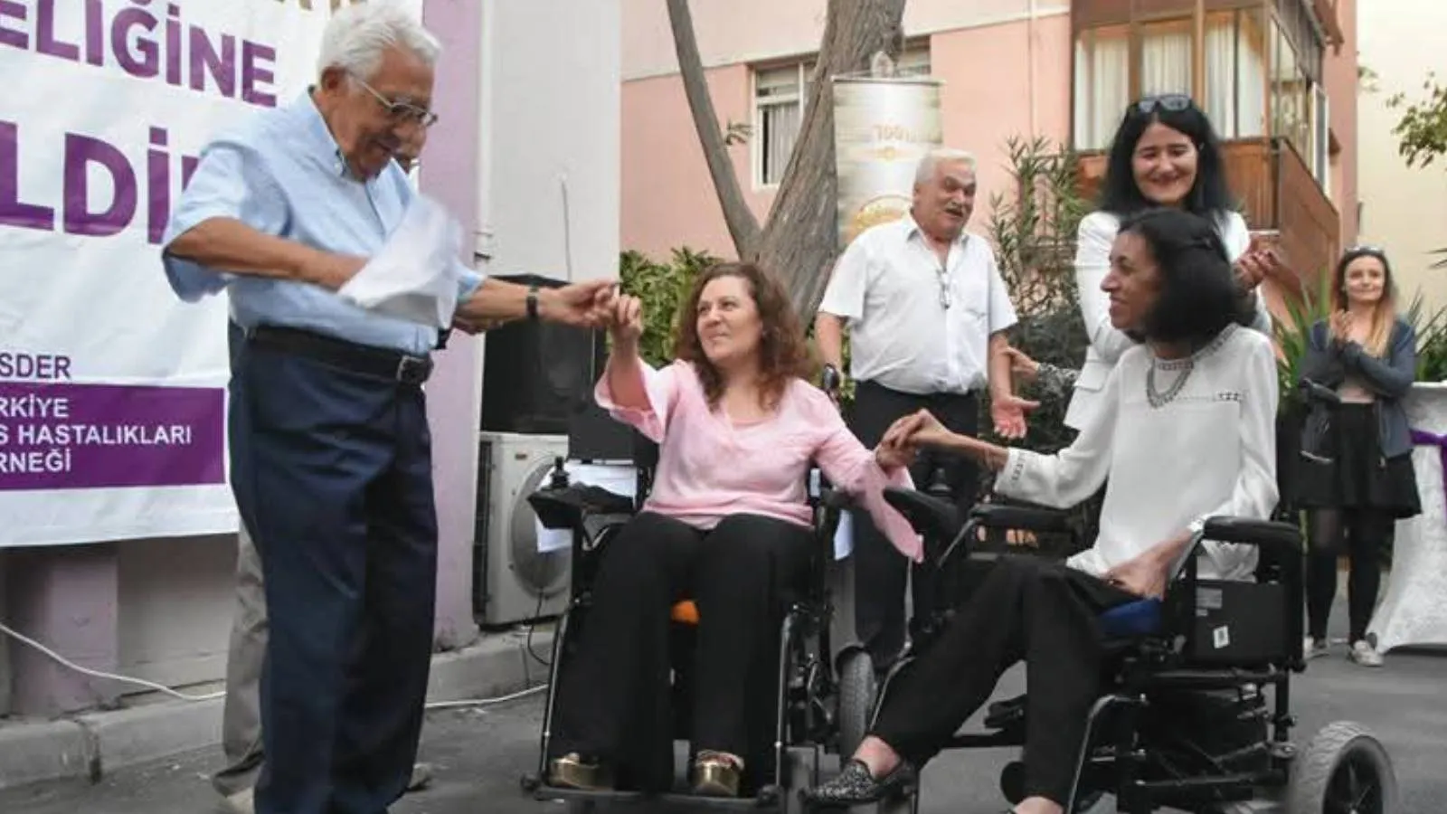 Prof. Dr. Coşkun Özdemir’e saygı ve özlemle