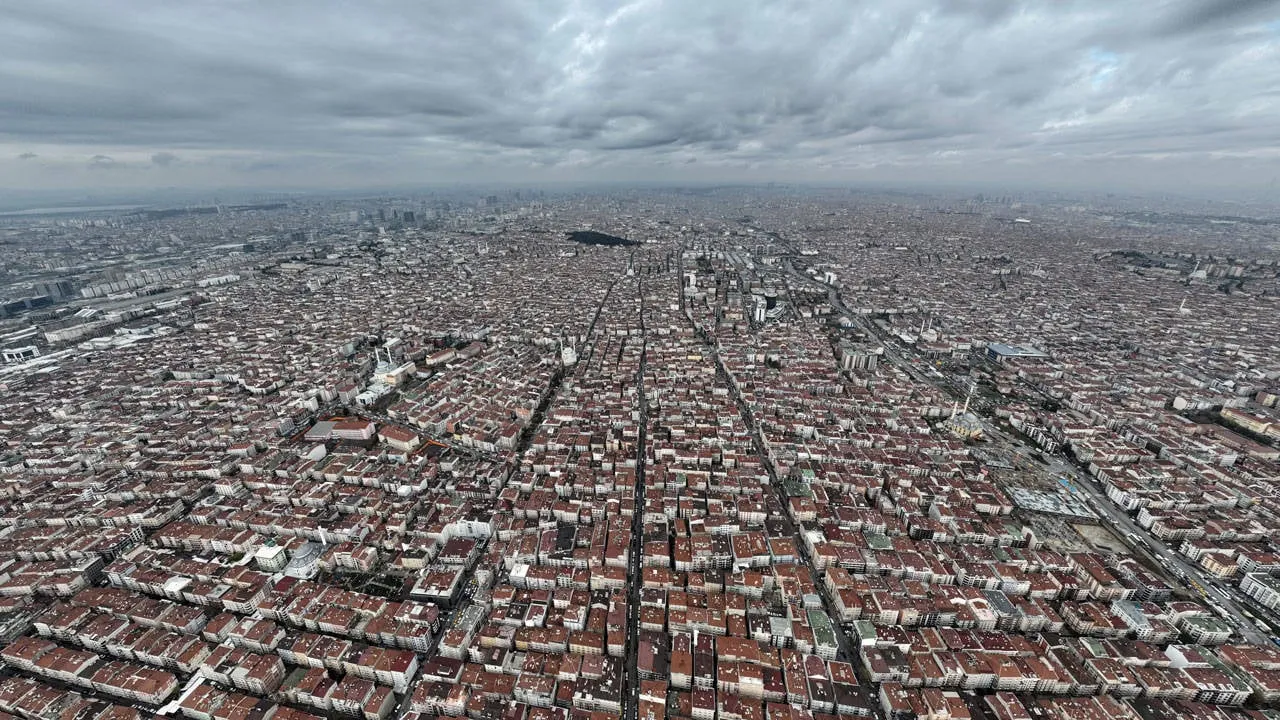 <p><strong>İstanbul&rsquo;da ekim sınırı 43,73 metrek&uuml;p</strong></p>
<p>İstanbul&rsquo;da Kademe-1 t&uuml;ketim limiti ekim ayında 43,73 metrek&uuml;p. Sınır kasımda 101,71, aralıkta ise 198,12 metrek&uuml;pe y&uuml;kseliyor.</p>