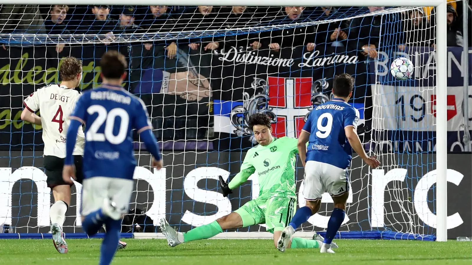 Como, Manchester United'ı sahadan sildi