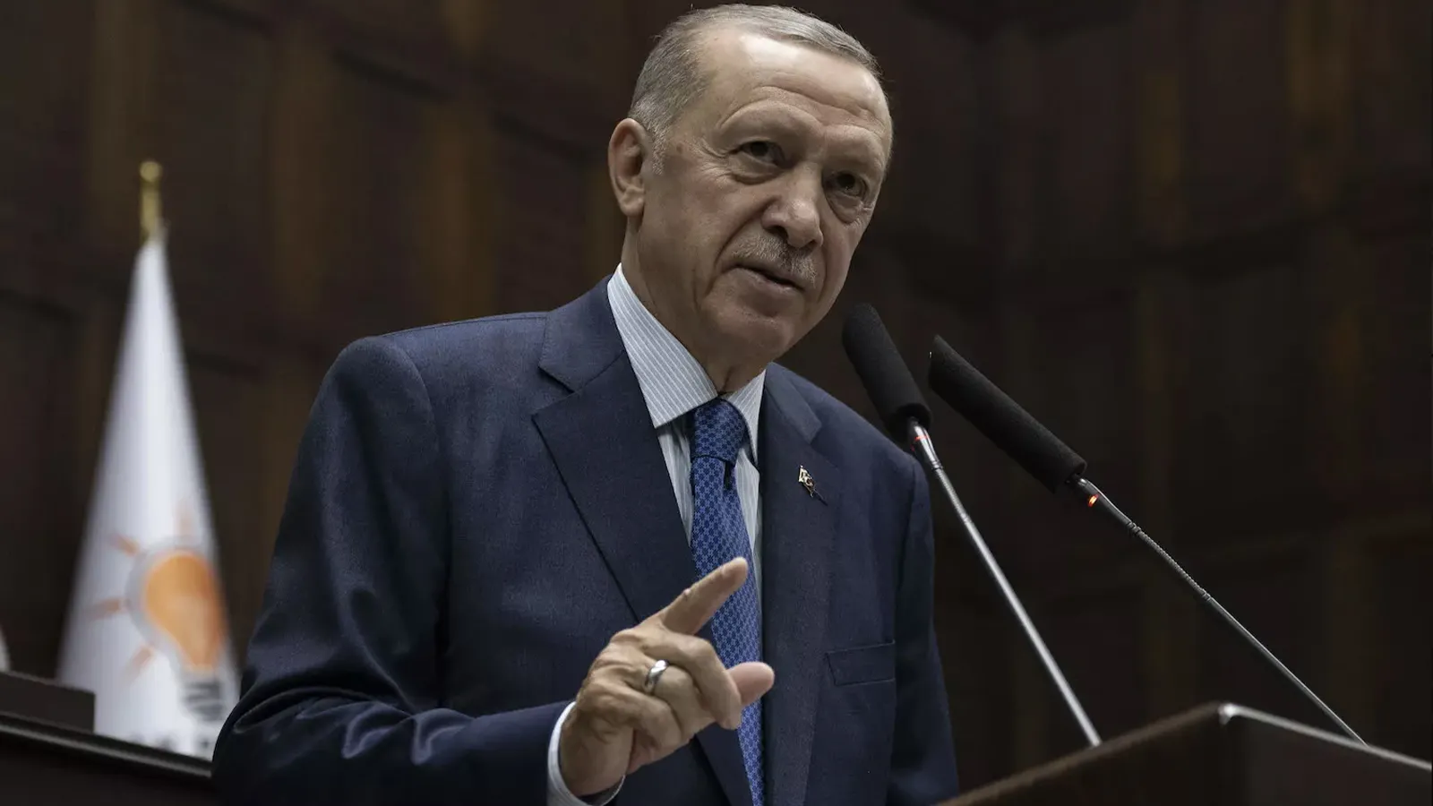 Erdoğan'ın 'tenkide açık oldukları' mesajı ne anlama geliyor?