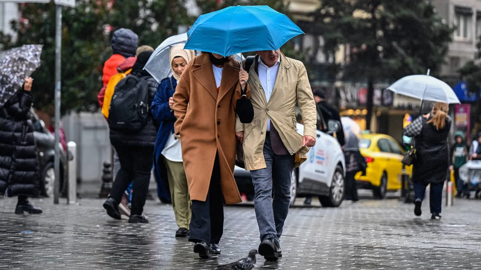 Meteoroloji’den 18 il için sarı ve turuncu kodlu alarm: Şiddetli yağış ve fırtına bekleniyor!