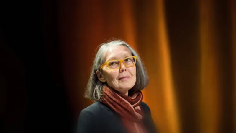 Hafıza denizinde: Ayvalık’tan Midilli’ye Anne Carson’dan Sappho’ya